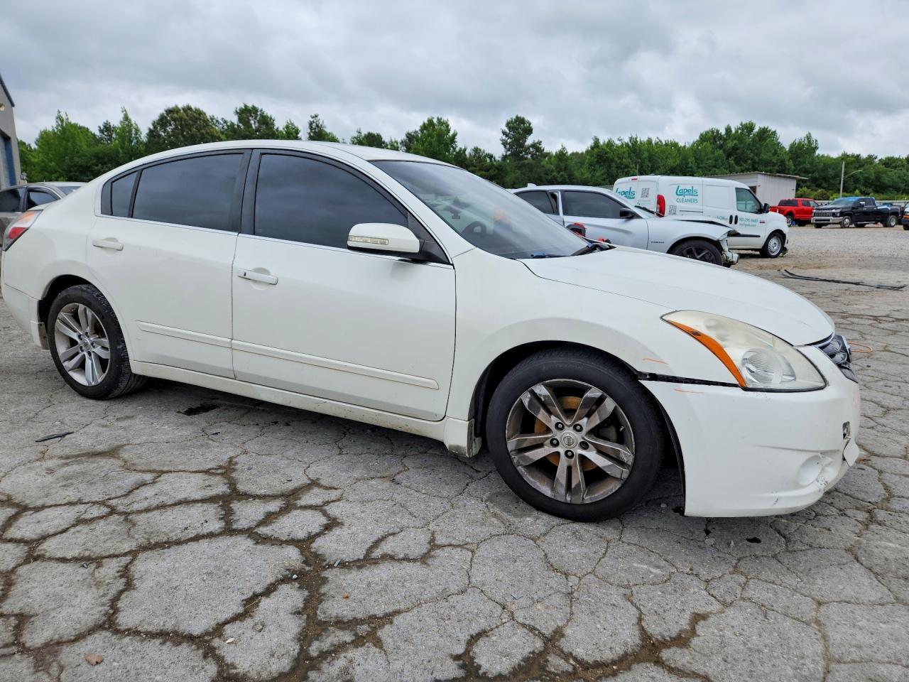 2012 Nissan Altima Sr - Image 4