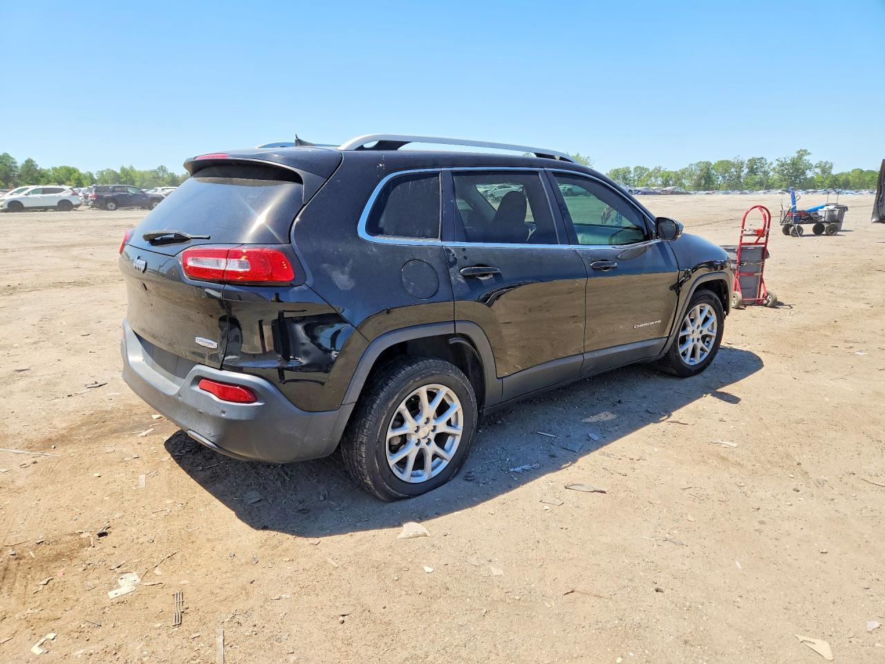 2017 Jeep Cherokee Latitude - Image 3