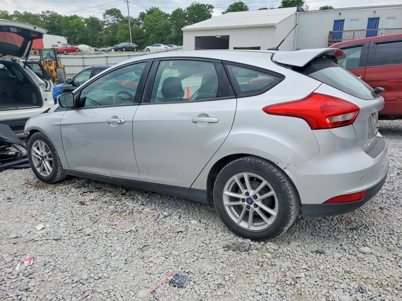 2015 Ford Focus Se - Image 2