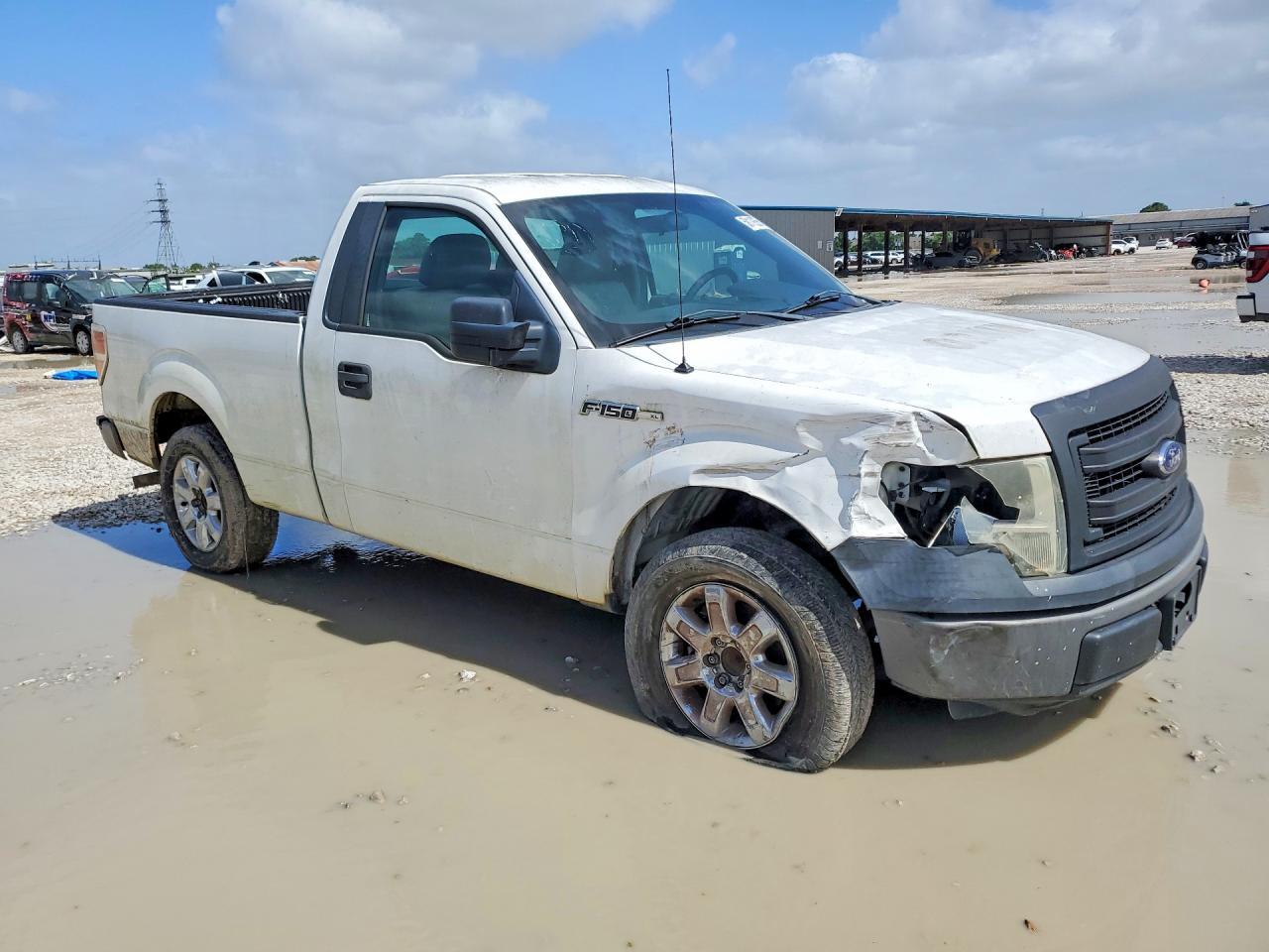 2014 Ford F150 - Фото 4