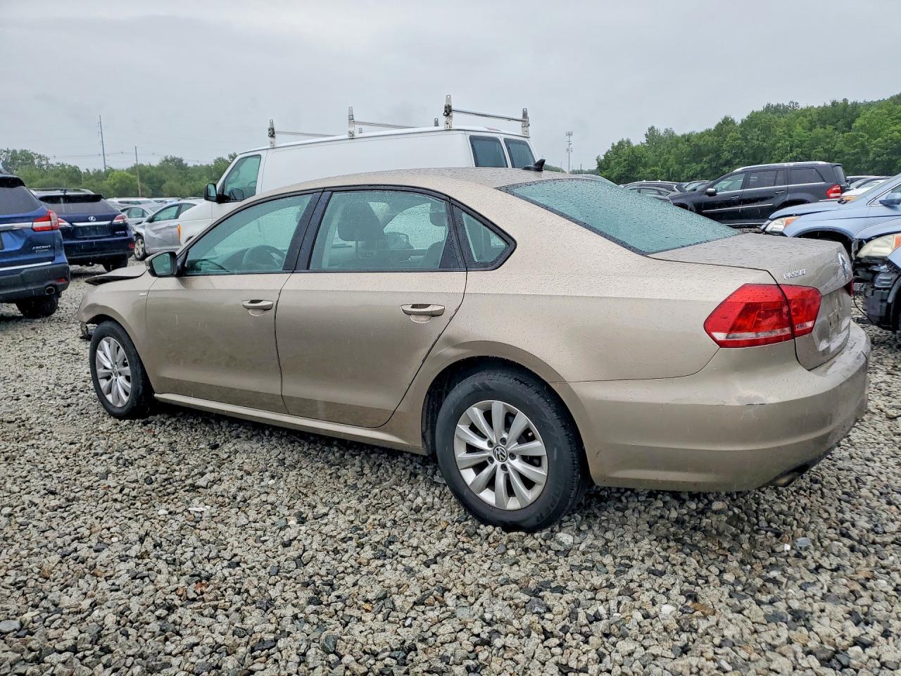 2015 Volkswagen Passat S - Фото 2