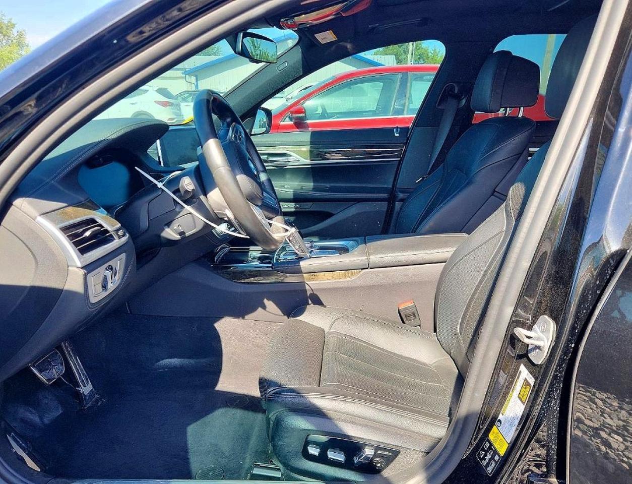 2020 BMW 740 Xi - Image 7