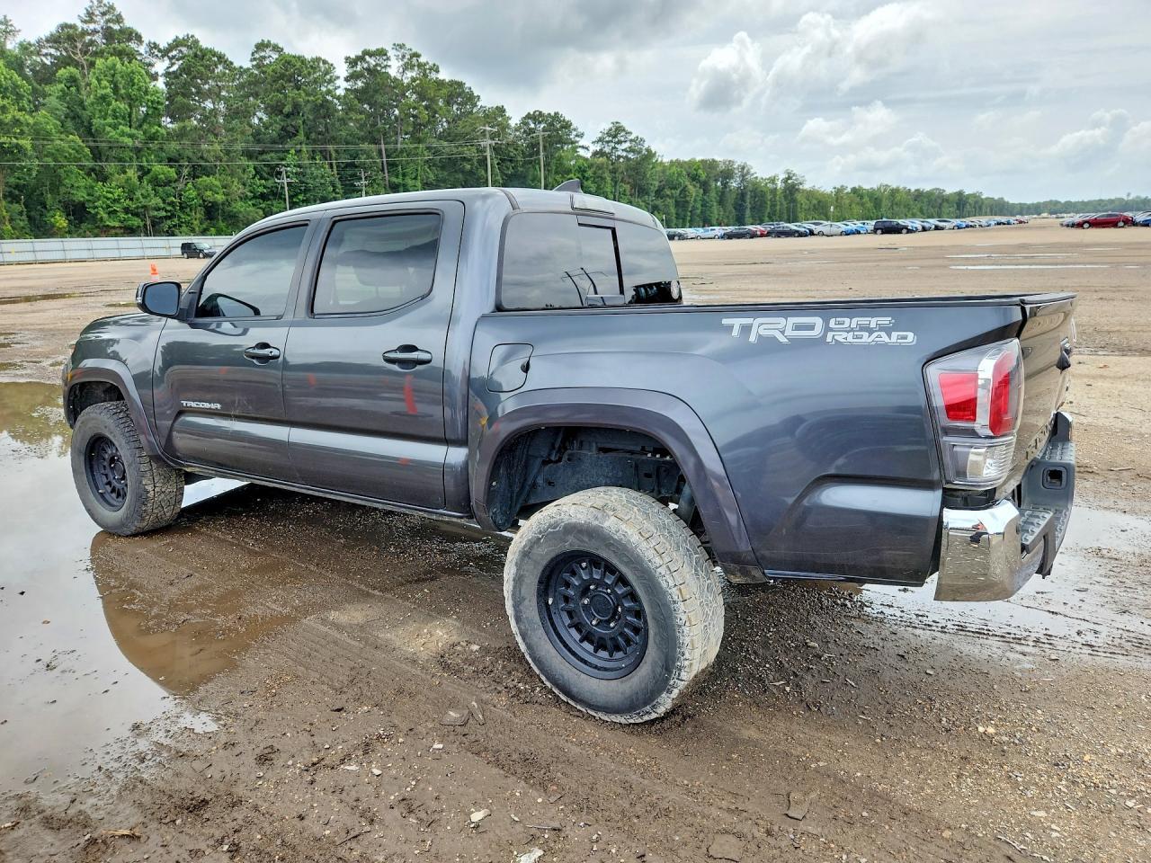 2019 Toyota Tacoma Trd Sport - Image 2