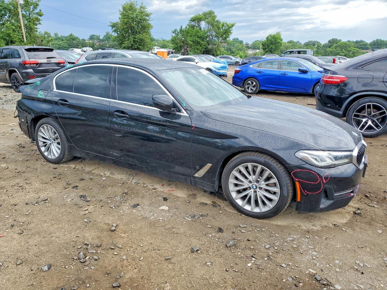 2021 BMW 530 Xi - Image 4