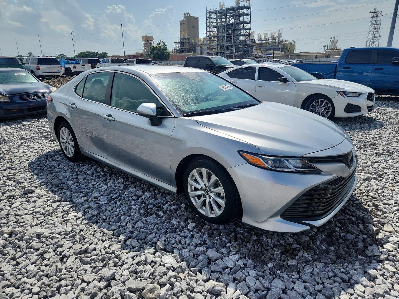 2020 Toyota Camry Le - Фото 4