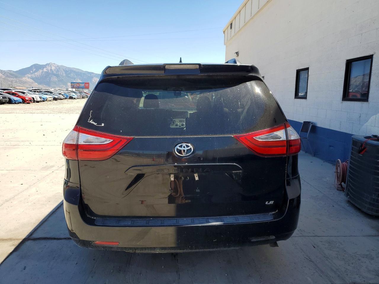 2018 Toyota Sienna Le - Фото 6