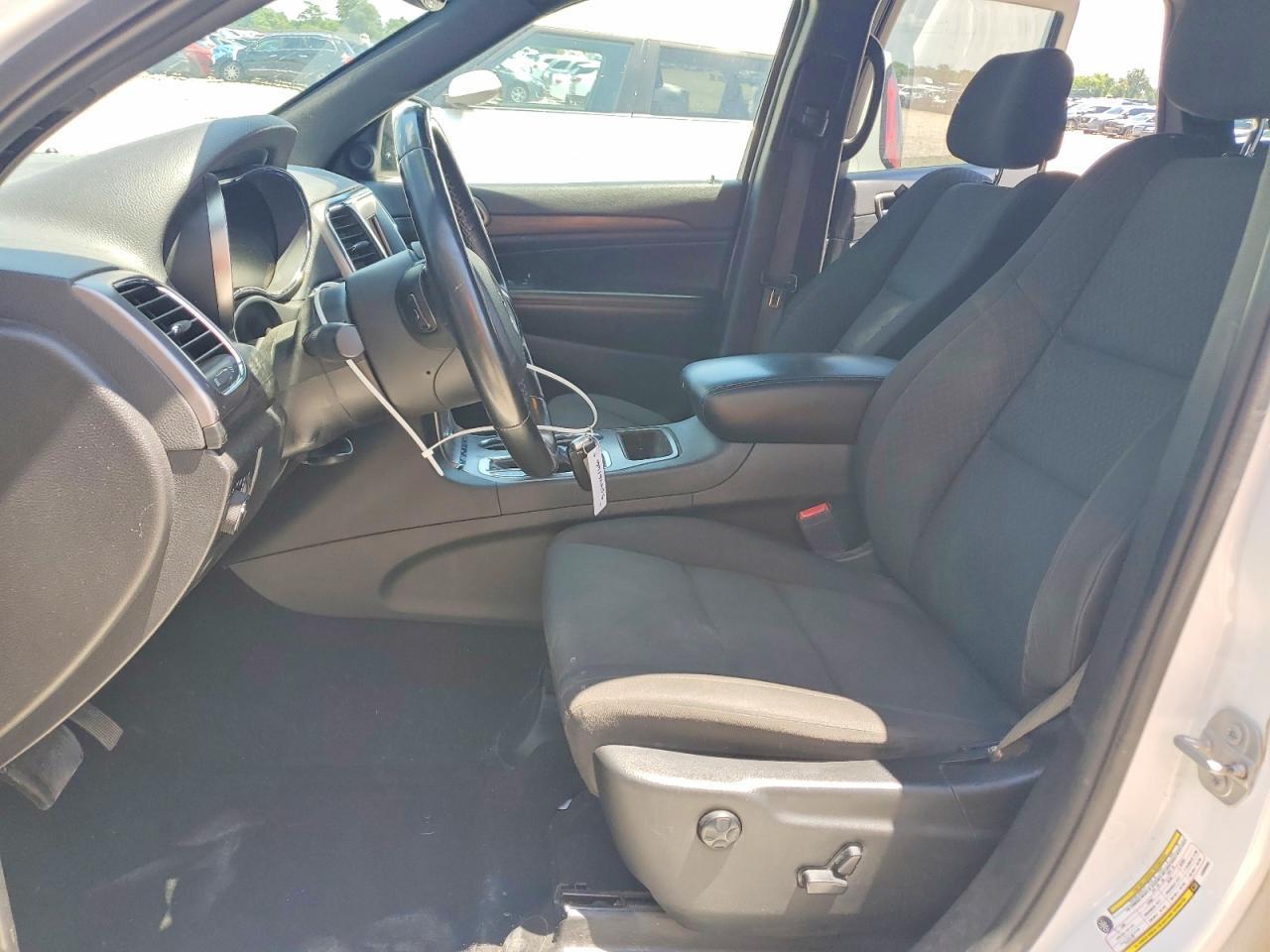 2020 Jeep Grand Cherokee Laredo - Image 7
