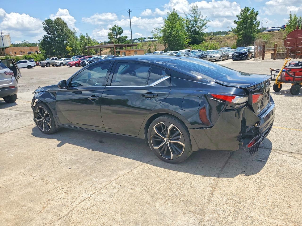 2023 Nissan Altima Sr - Фото 2