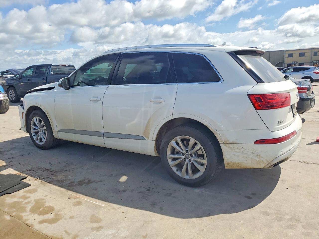 2019 Audi Q7 Premium Plus - Image 2