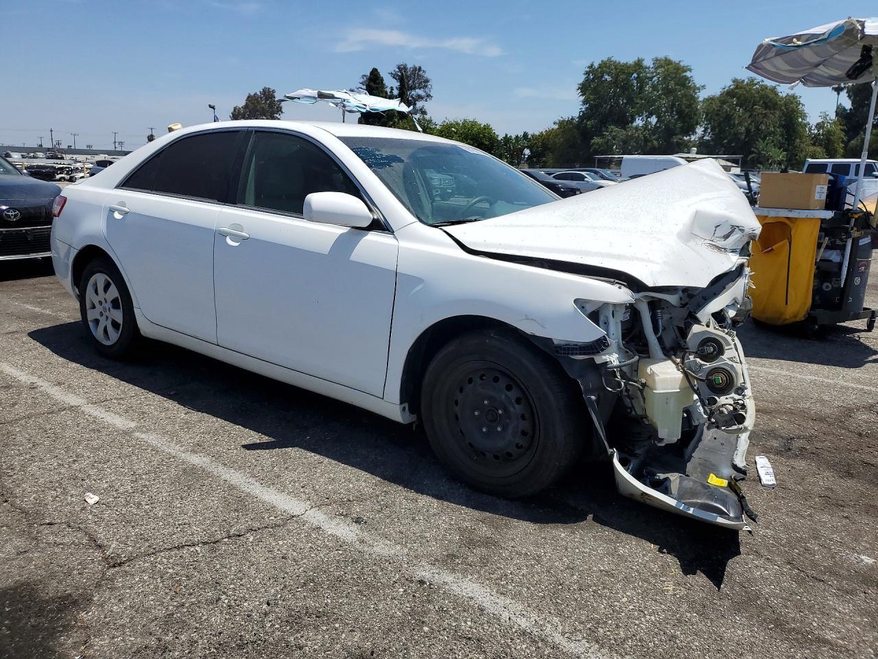 2011 Toyota Camry Le - Image 4