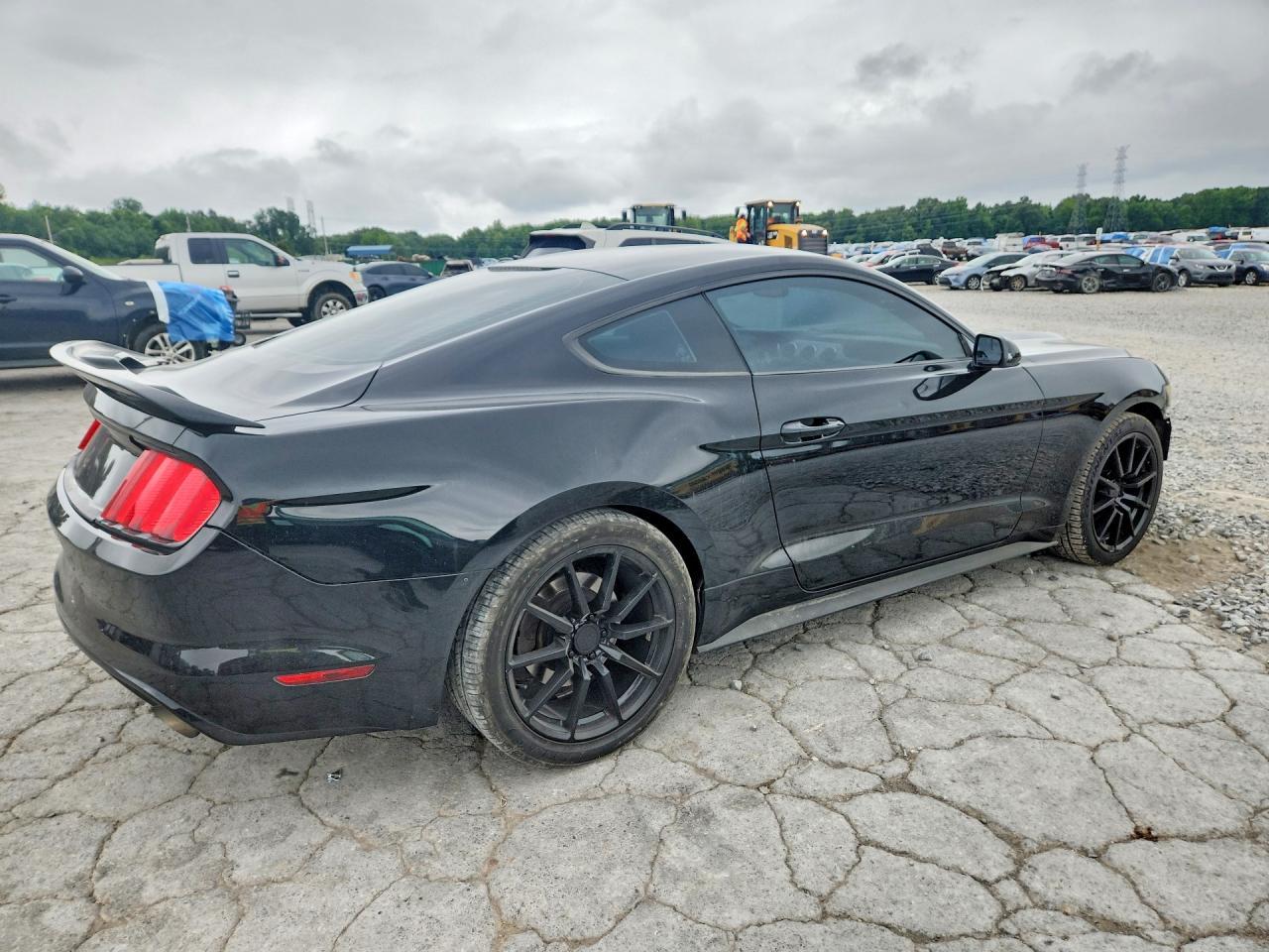 2015 Ford Mustang - Фото 3