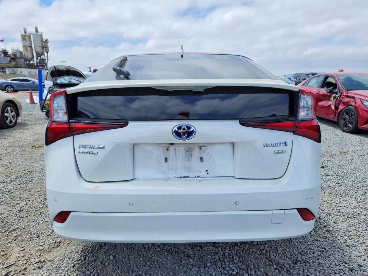 2019 Toyota Prius Xle Awd-E - Фото 6