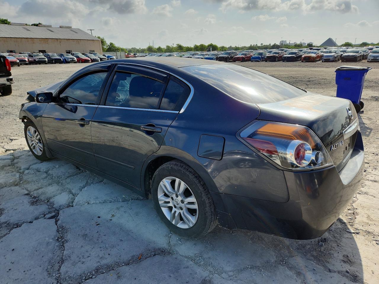2011 Nissan Altima 2.5 - Фото 2