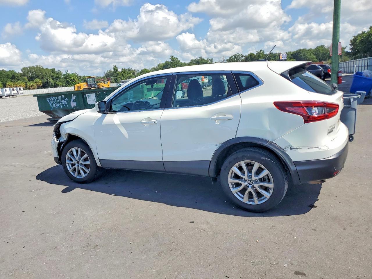 2021 Nissan Rogue Sport S - Фото 2