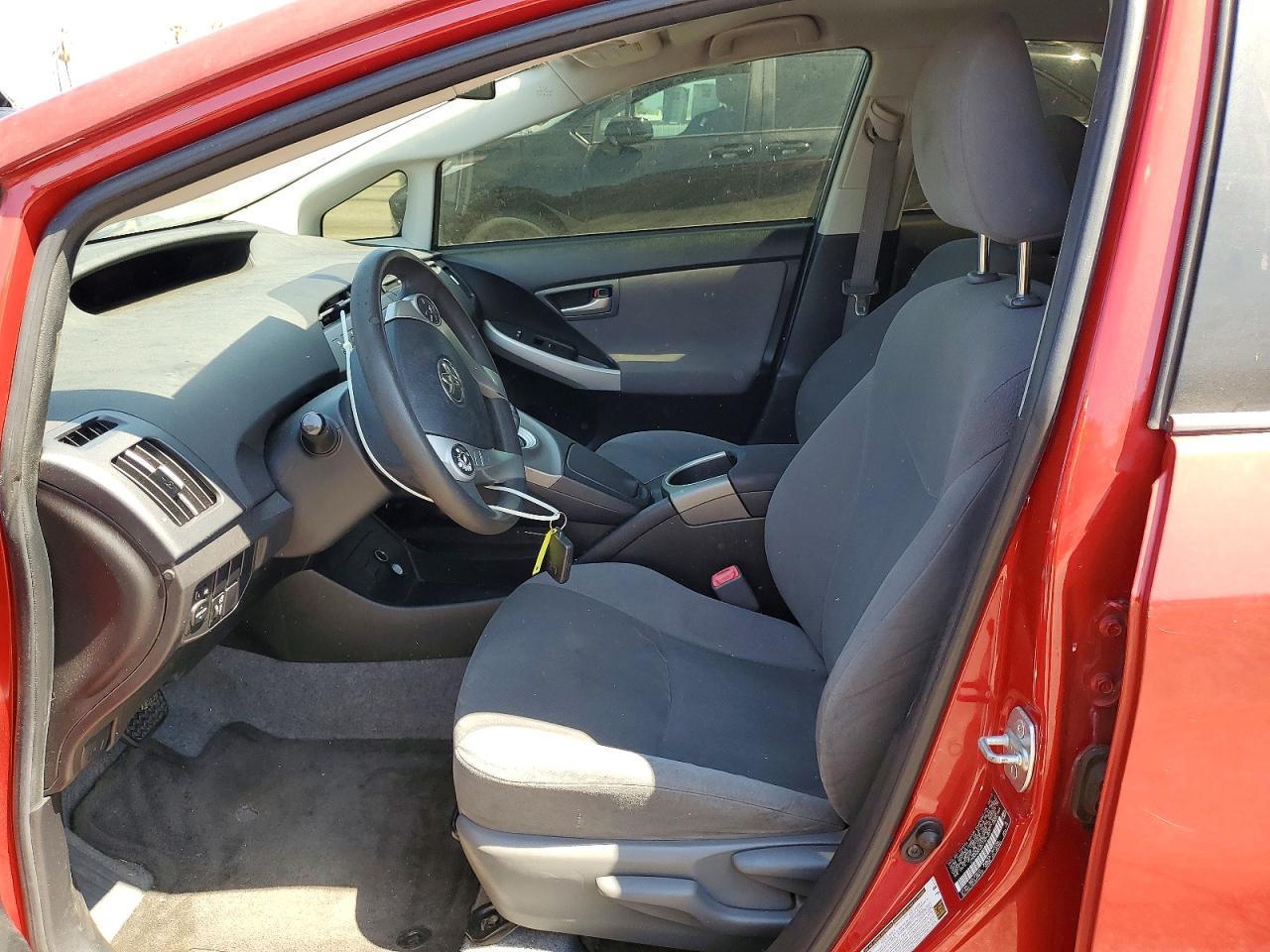 2012 Toyota Prius Two - Фото 7