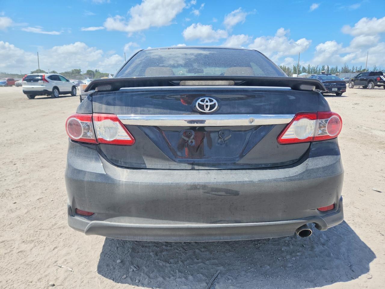 2013 Toyota Corolla S - Фото 6