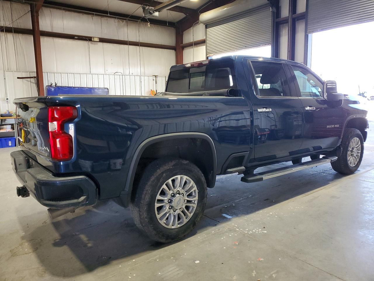 2020 Chevrolet Silverado High Country - Фото 3