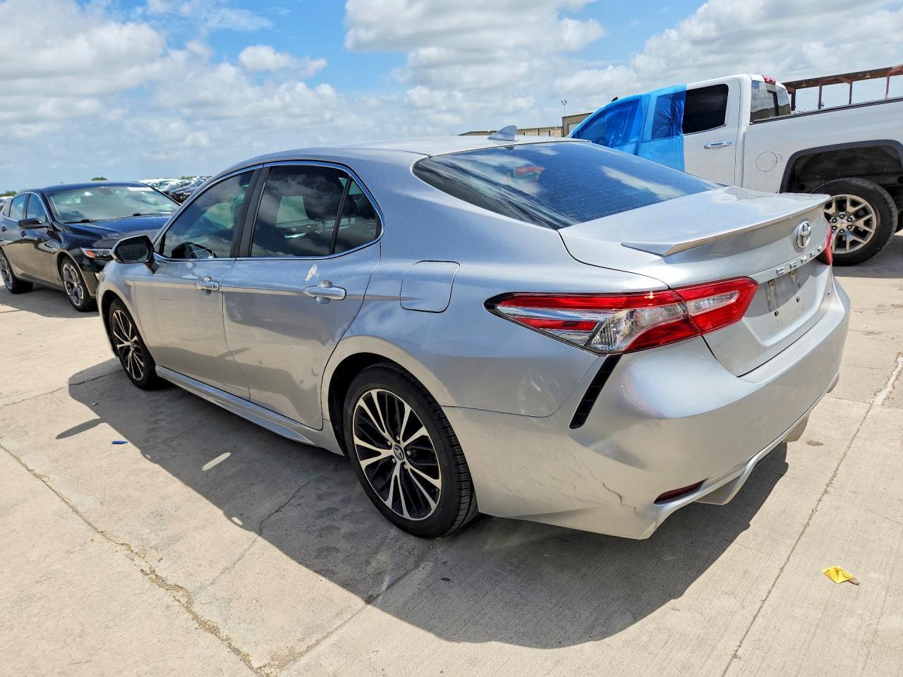 2018 Toyota Camry Se - Image 2