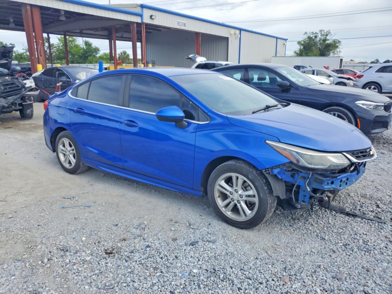 2018 Chevrolet Cruze Lt - Image 4