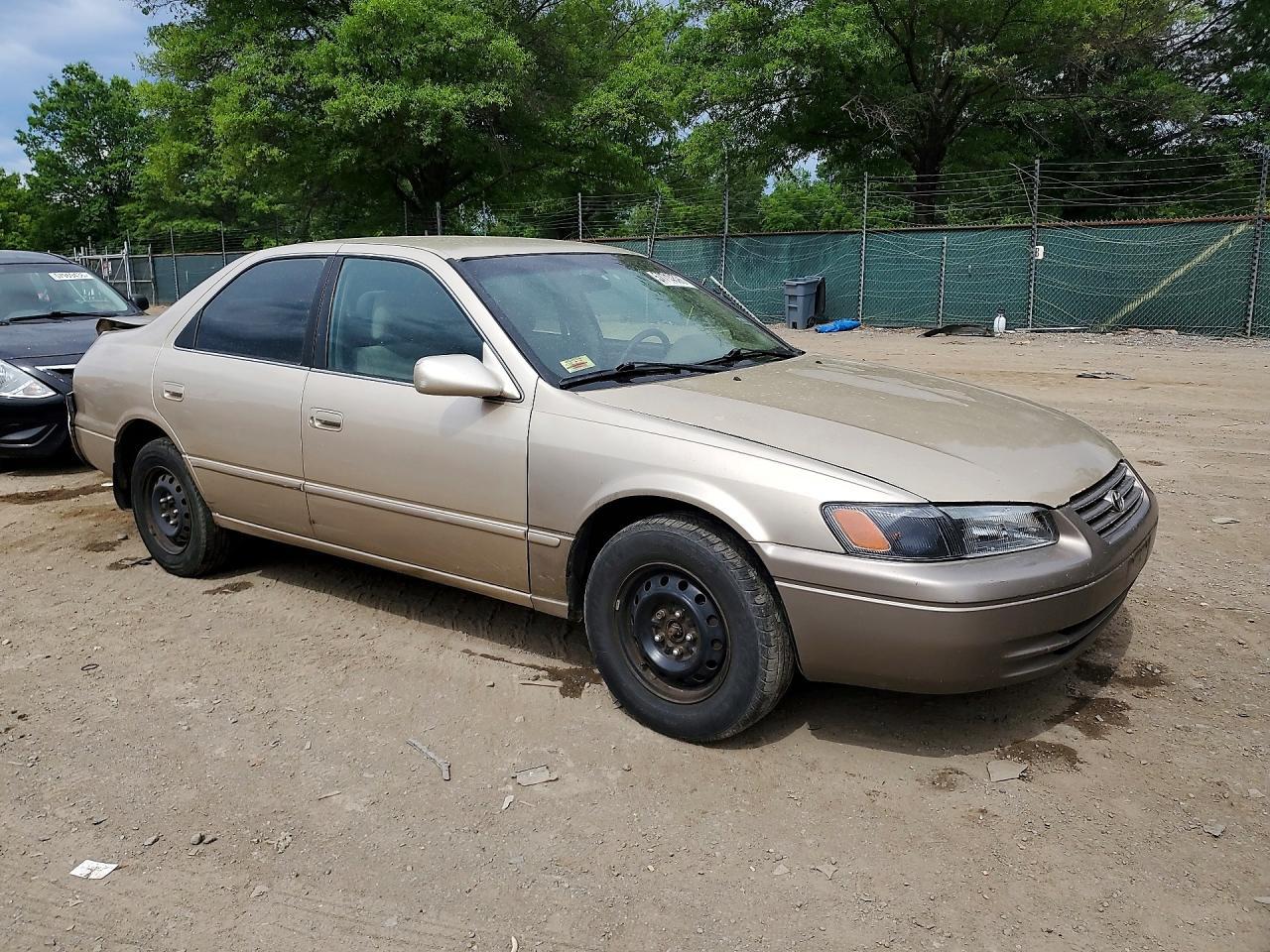 1998 Toyota Camry Le - Фото 4