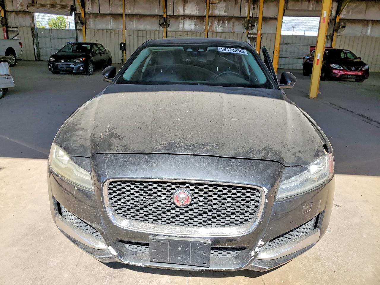 2017 Jaguar Xf Premium - Фото 5