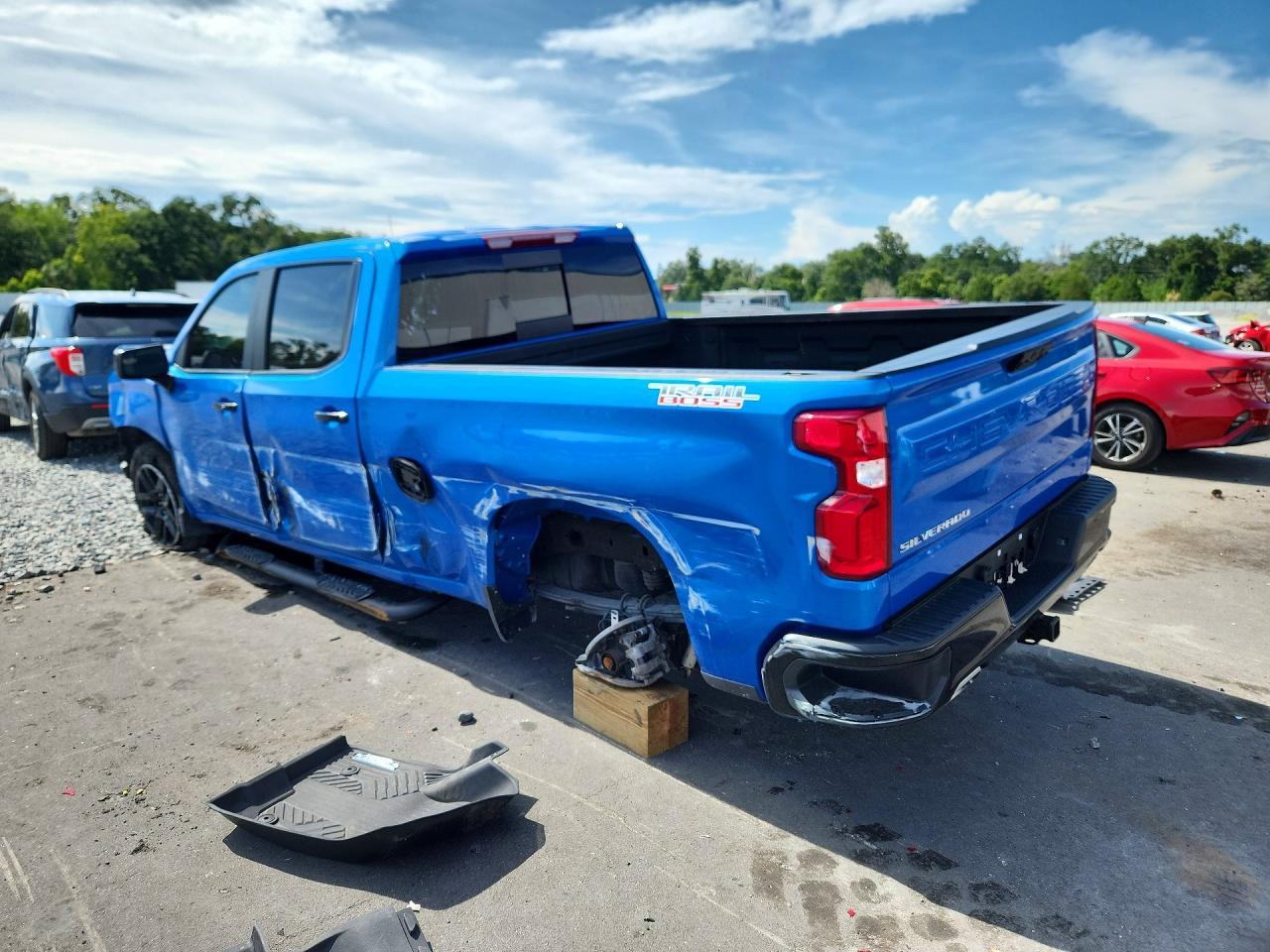 2025 Chevrolet Silverado K1500 Lt Trail Boss - Image 2