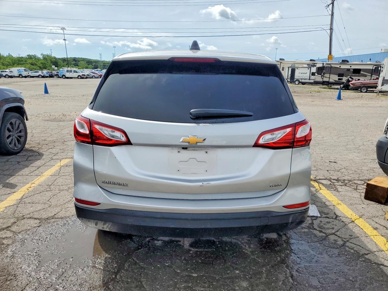 2019 Chevrolet Equinox Ls - Фото 6