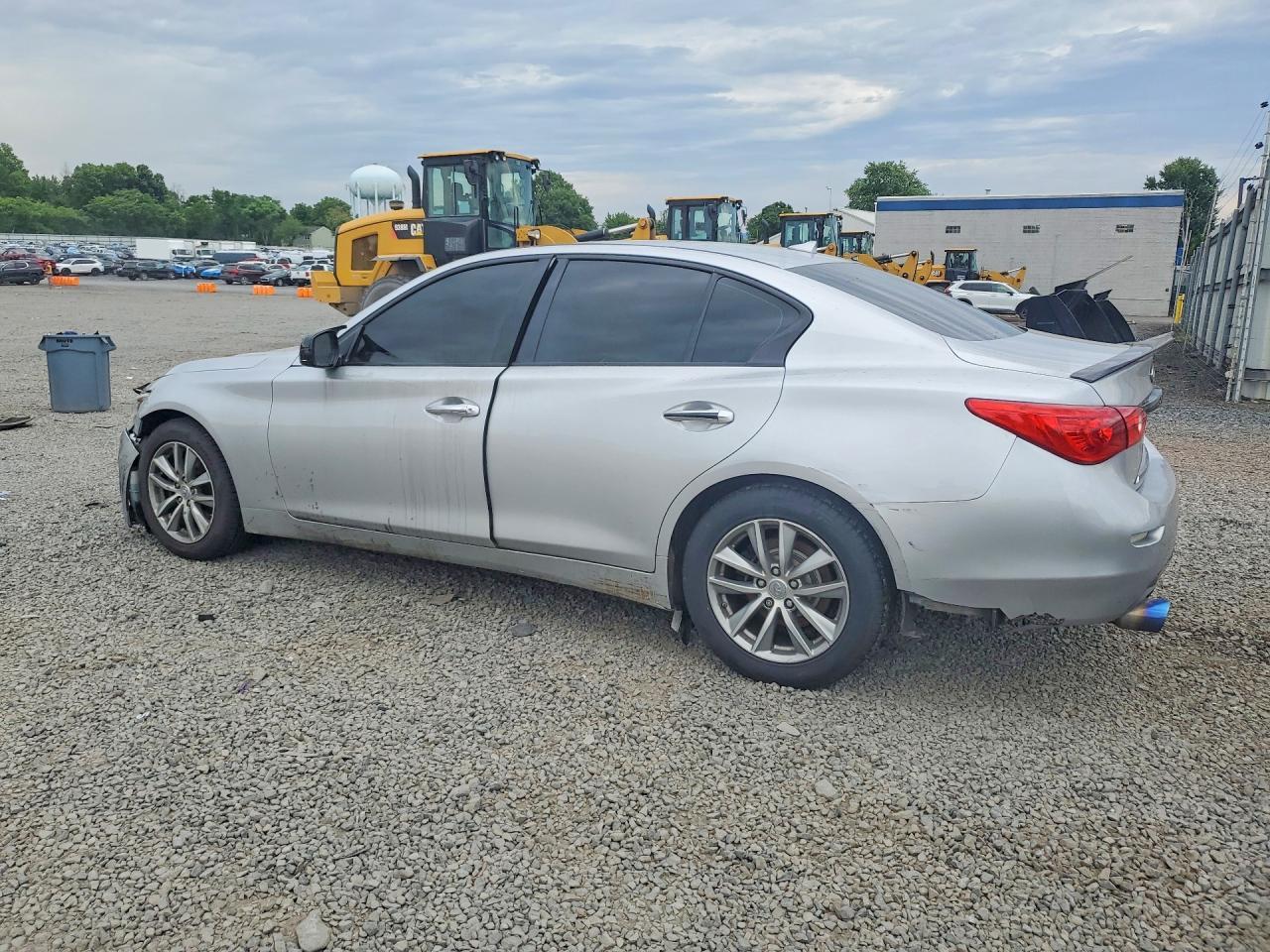 2017 Infiniti Q50 2.0T Premium - Image 2