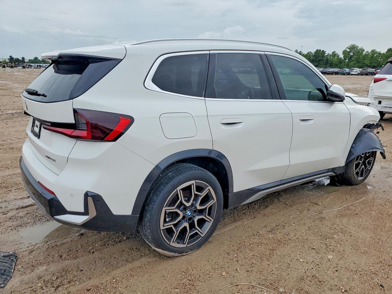 2025 BMW X1 xDrive28I - Фото 3