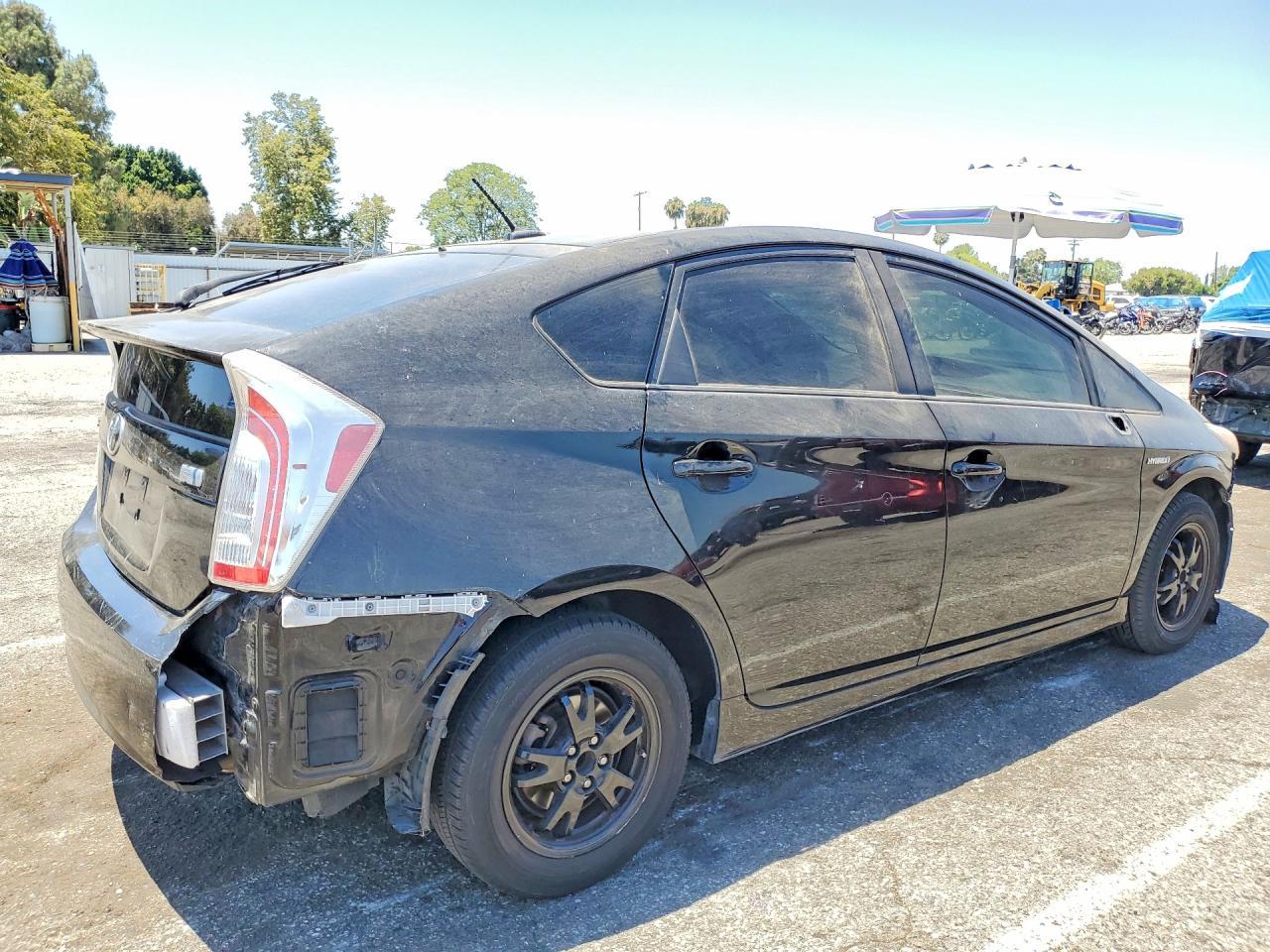 2012 Toyota Prius Three - Фото 3