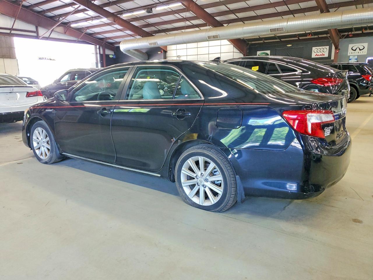 2012 Toyota Camry Hybrid Xle - Image 2