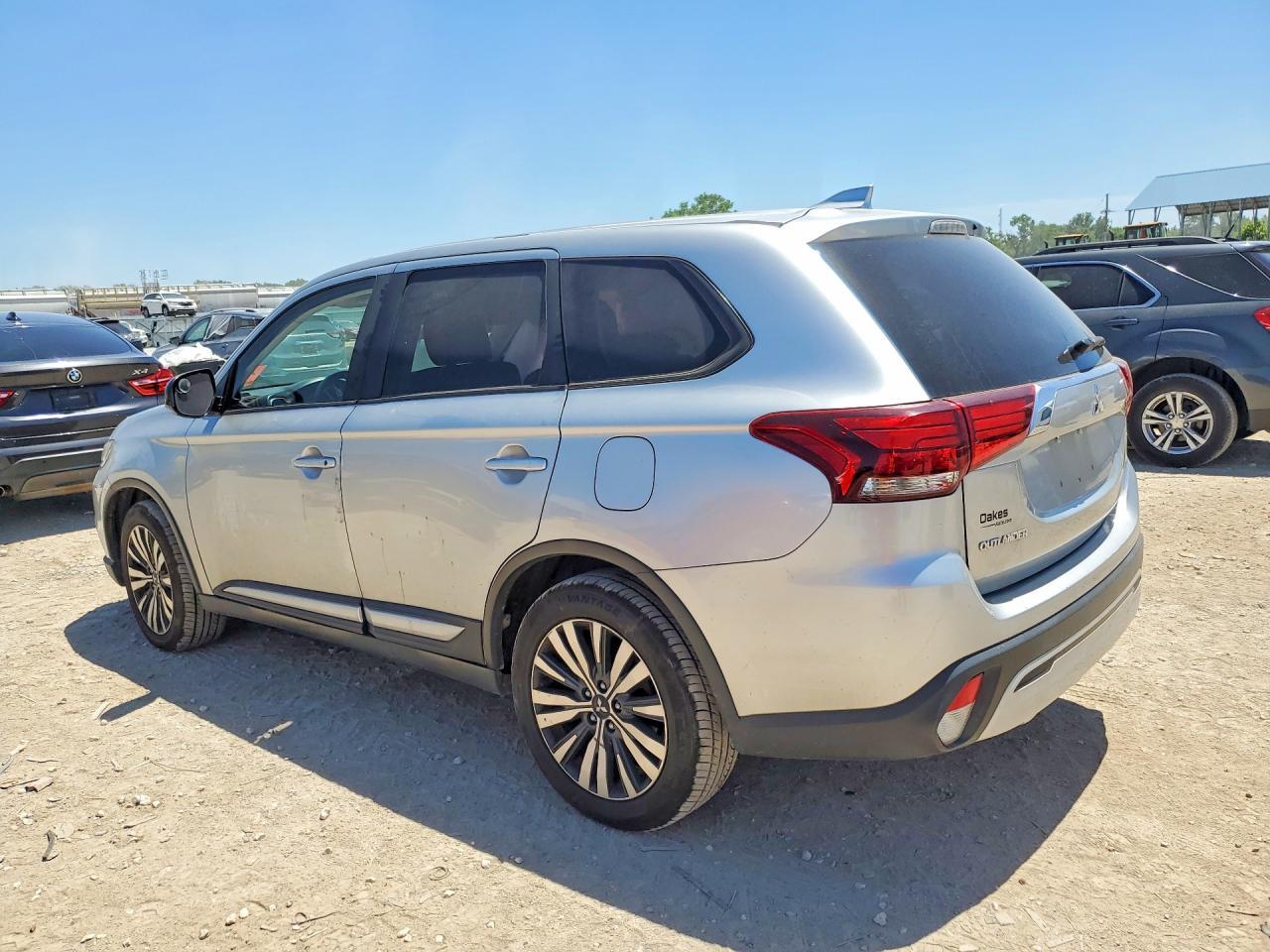 2020 Mitsubishi Outlander Se/Sel/Le - Image 2