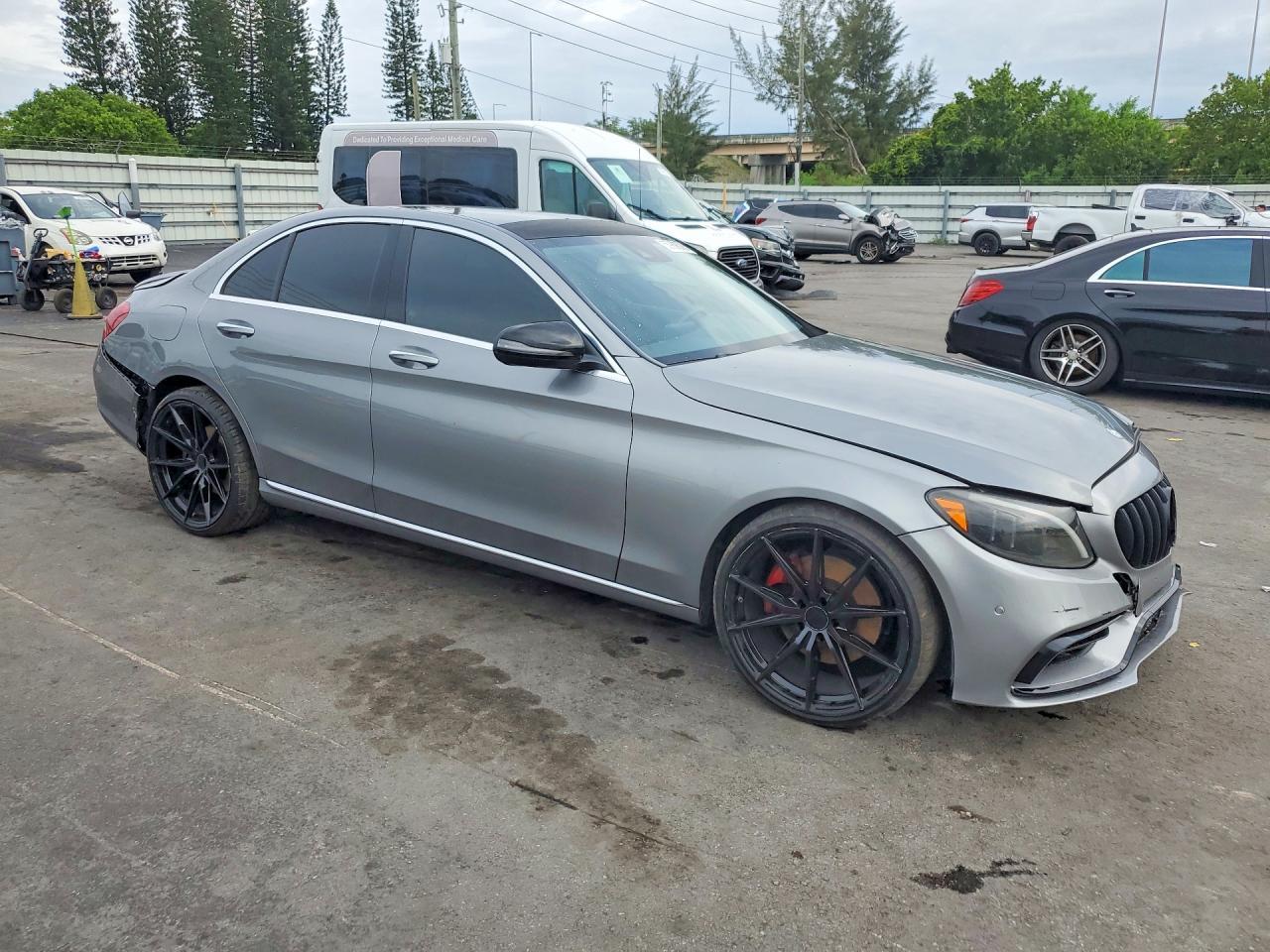2016 Mercedes-Benz C 300 - Image 4