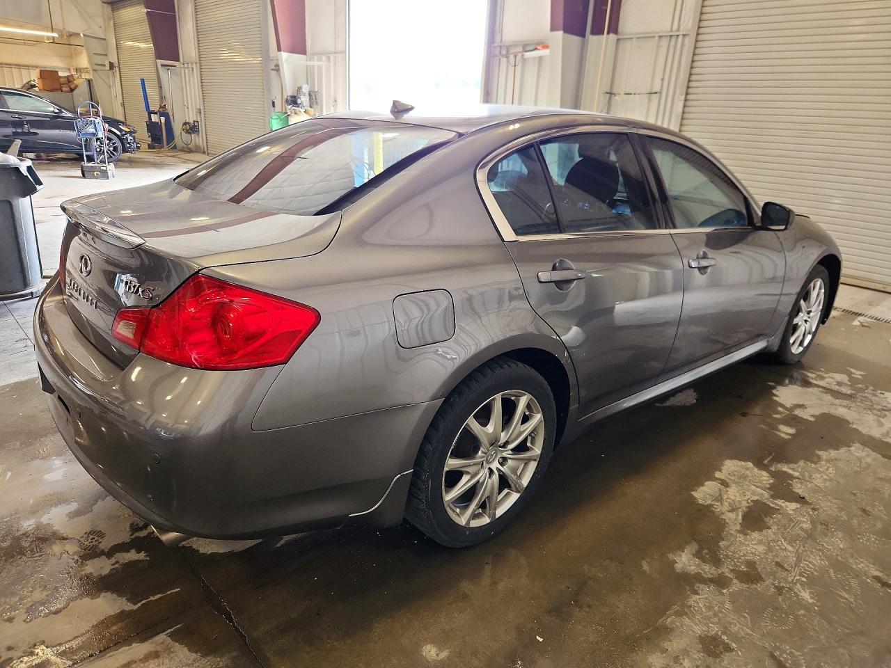 2012 Infiniti G37 Base - Фото 3