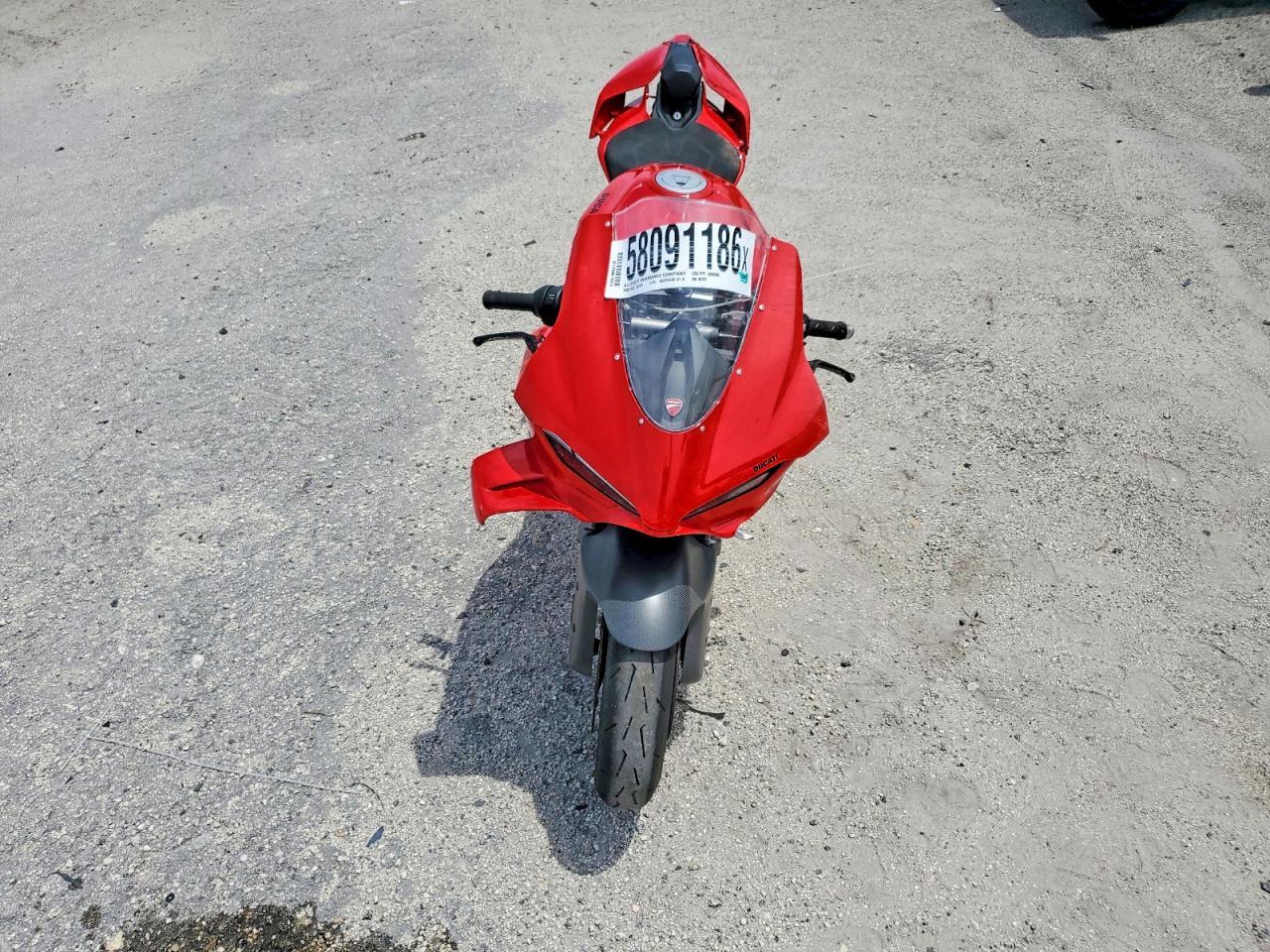 2025 Ducati Panigale V4 - Image 5