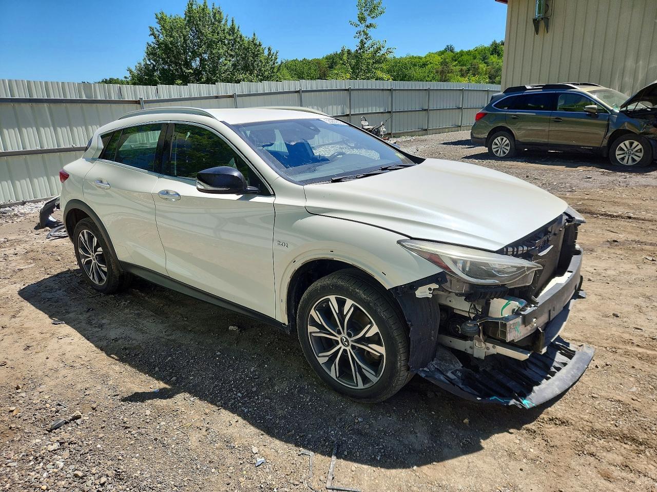 2017 Infiniti Qx30 Luxury - Фото 4