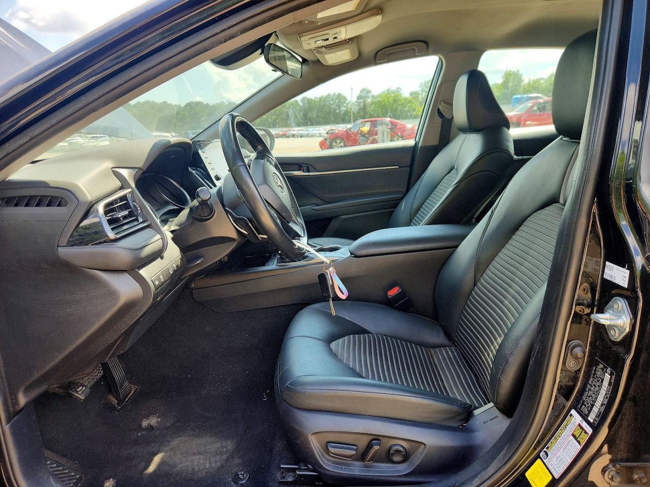 2022 Toyota Camry Se - Image 7