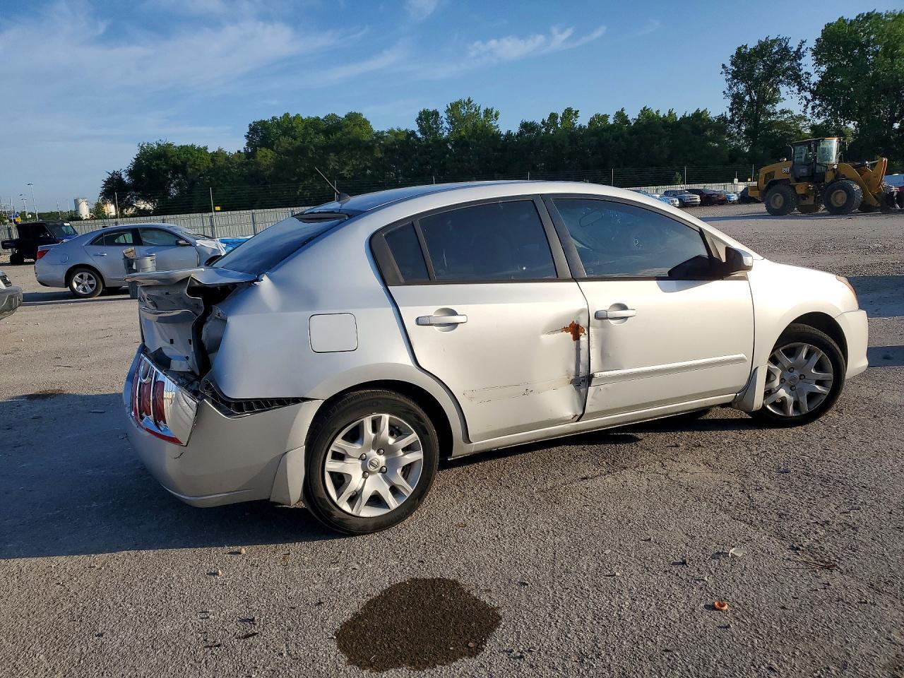 2010 Nissan Sentra 2.0 - Image 3