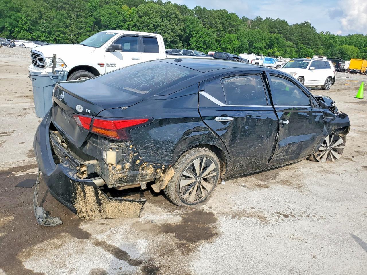 2019 Nissan Altima Sl - Image 3