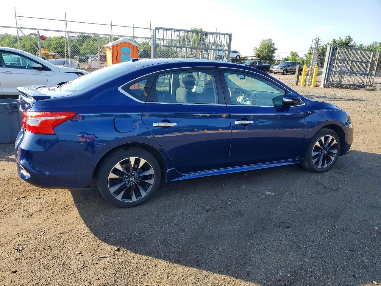 2017 Nissan Sentra Sr - Фото 3