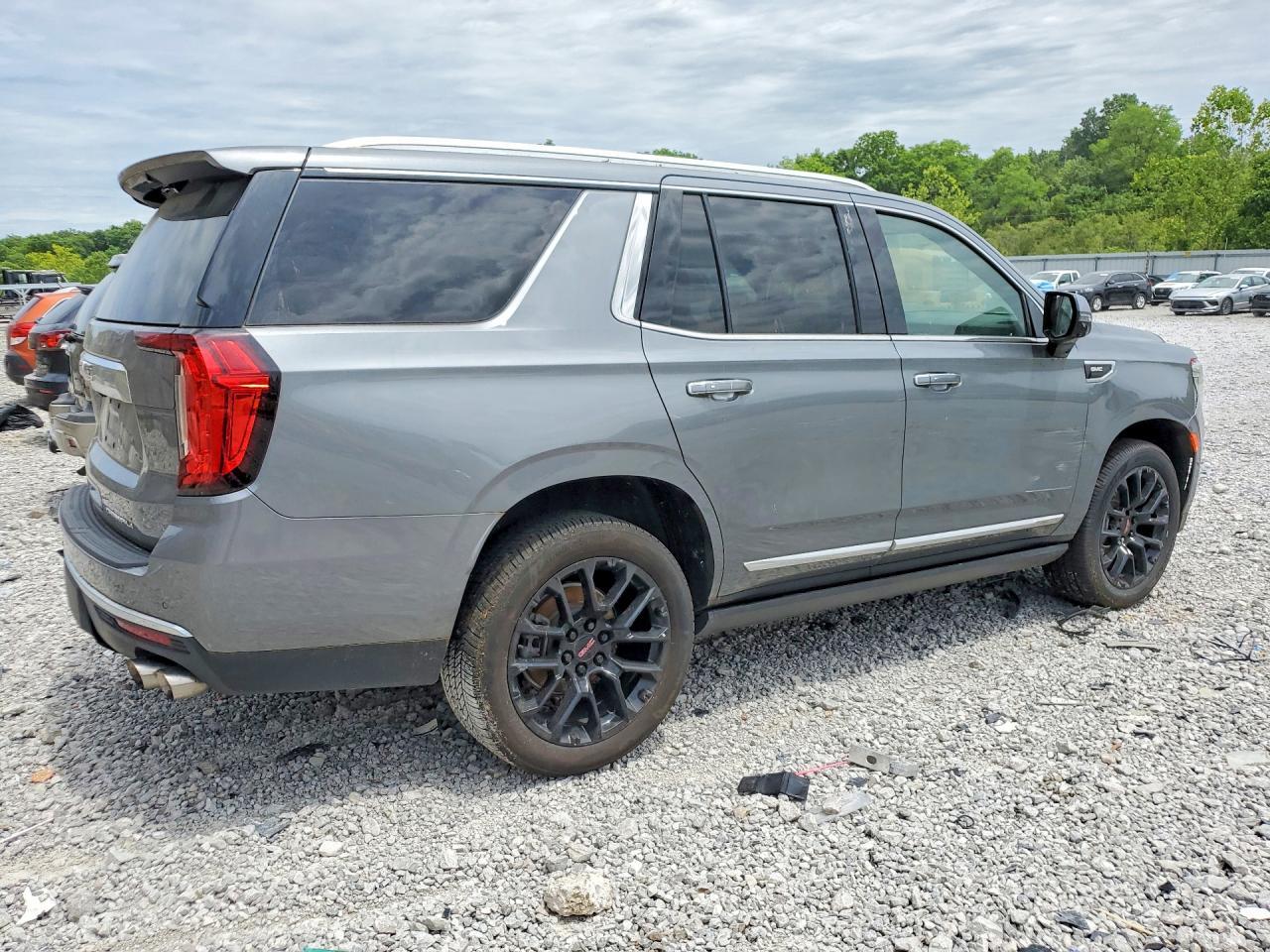 2022 GMC Yukon Denali - Фото 3