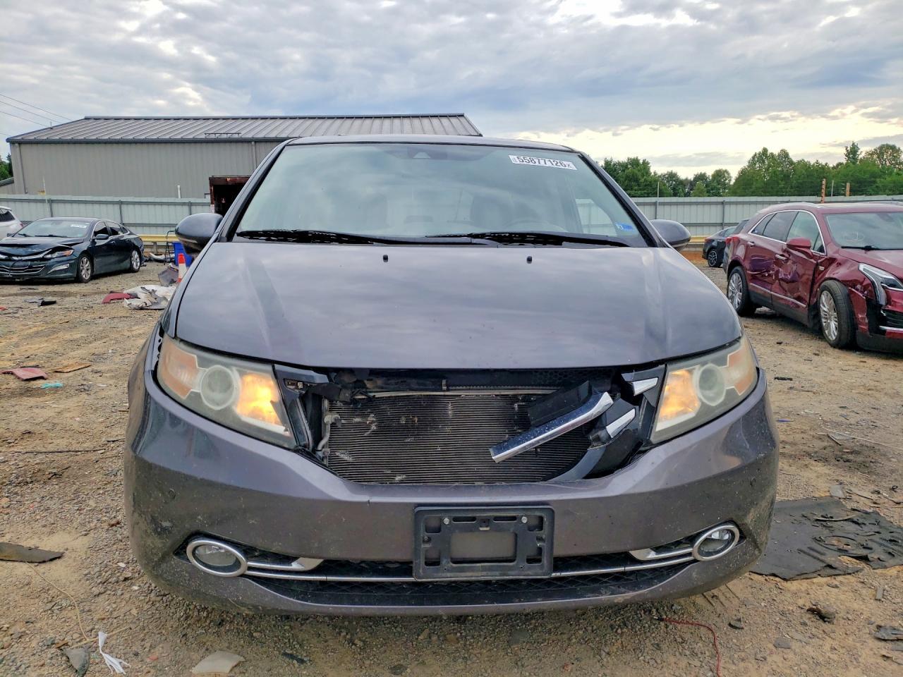 2015 Honda Odyssey Touring - Image 5