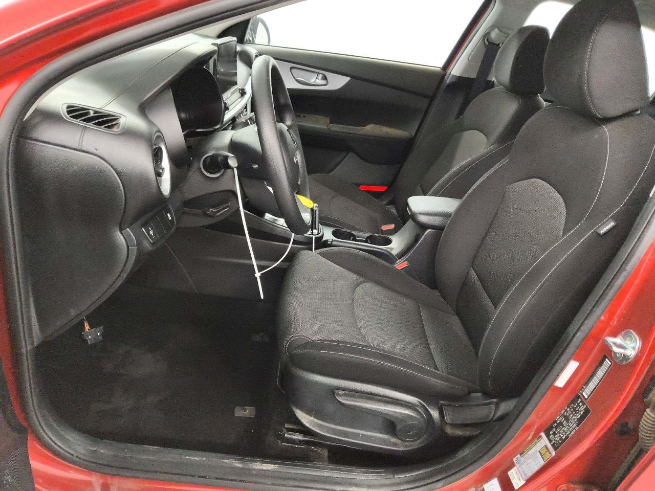 2023 Kia Forte Lxs - Фото 7