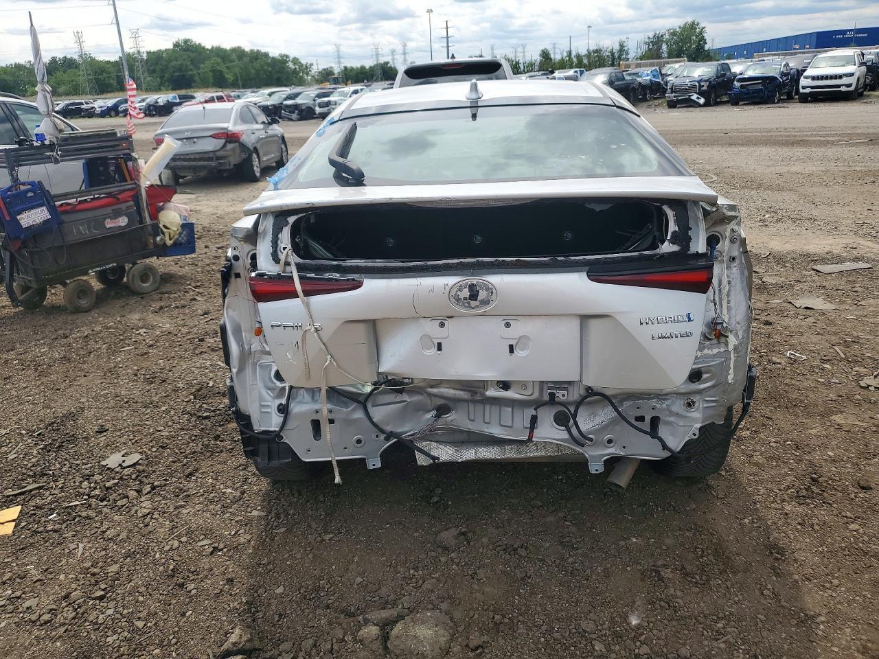 2019 Toyota Prius Limited - Фото 6