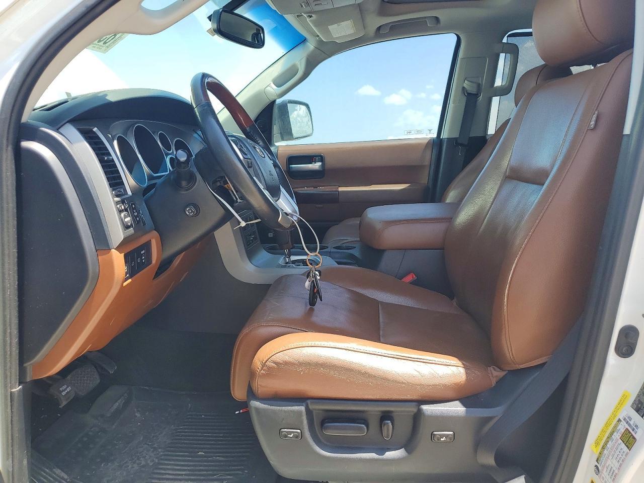 2017 Toyota Sequoia Platinum - Фото 7