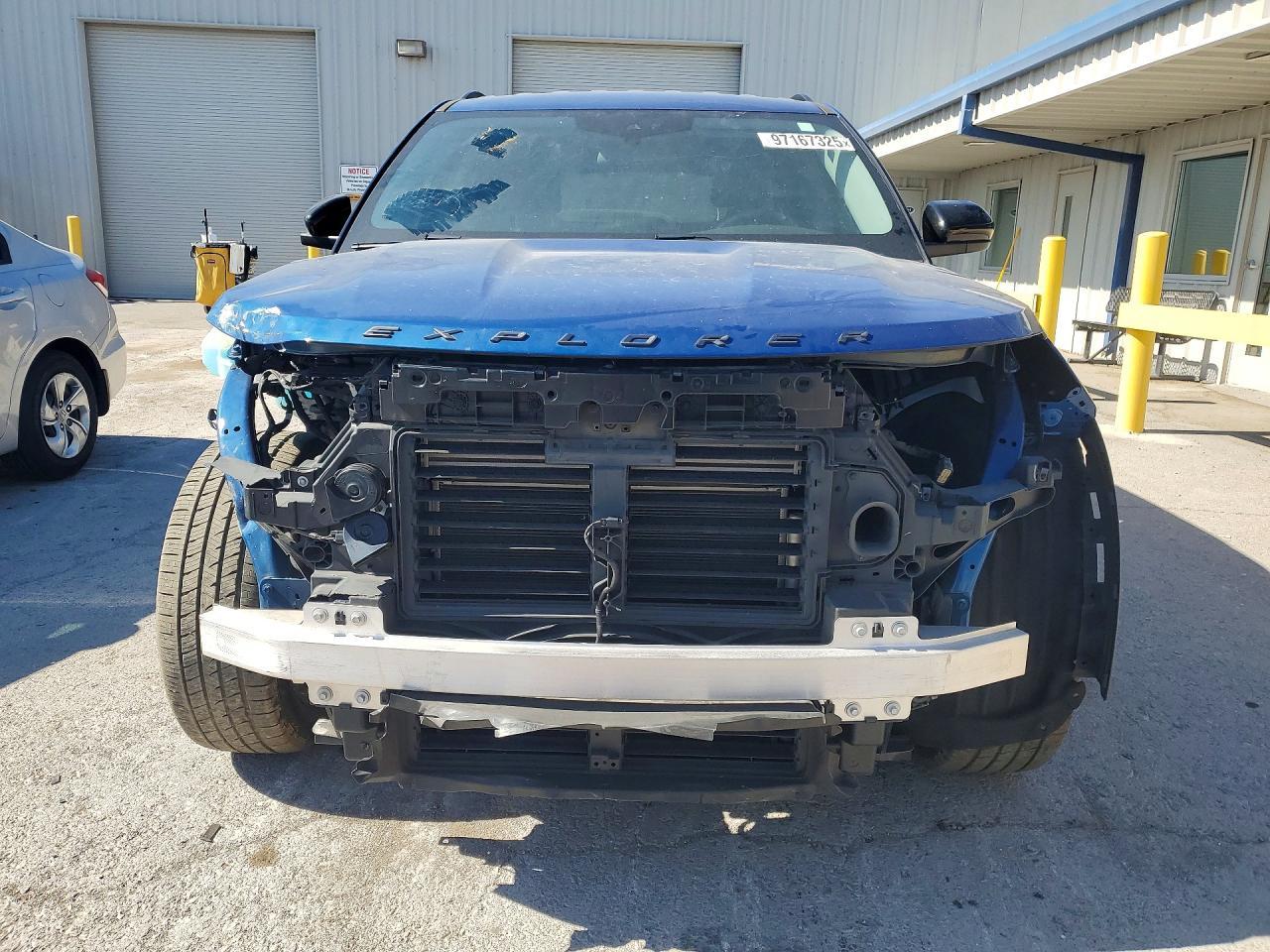 2022 Ford Explorer Xlt - Фото 5