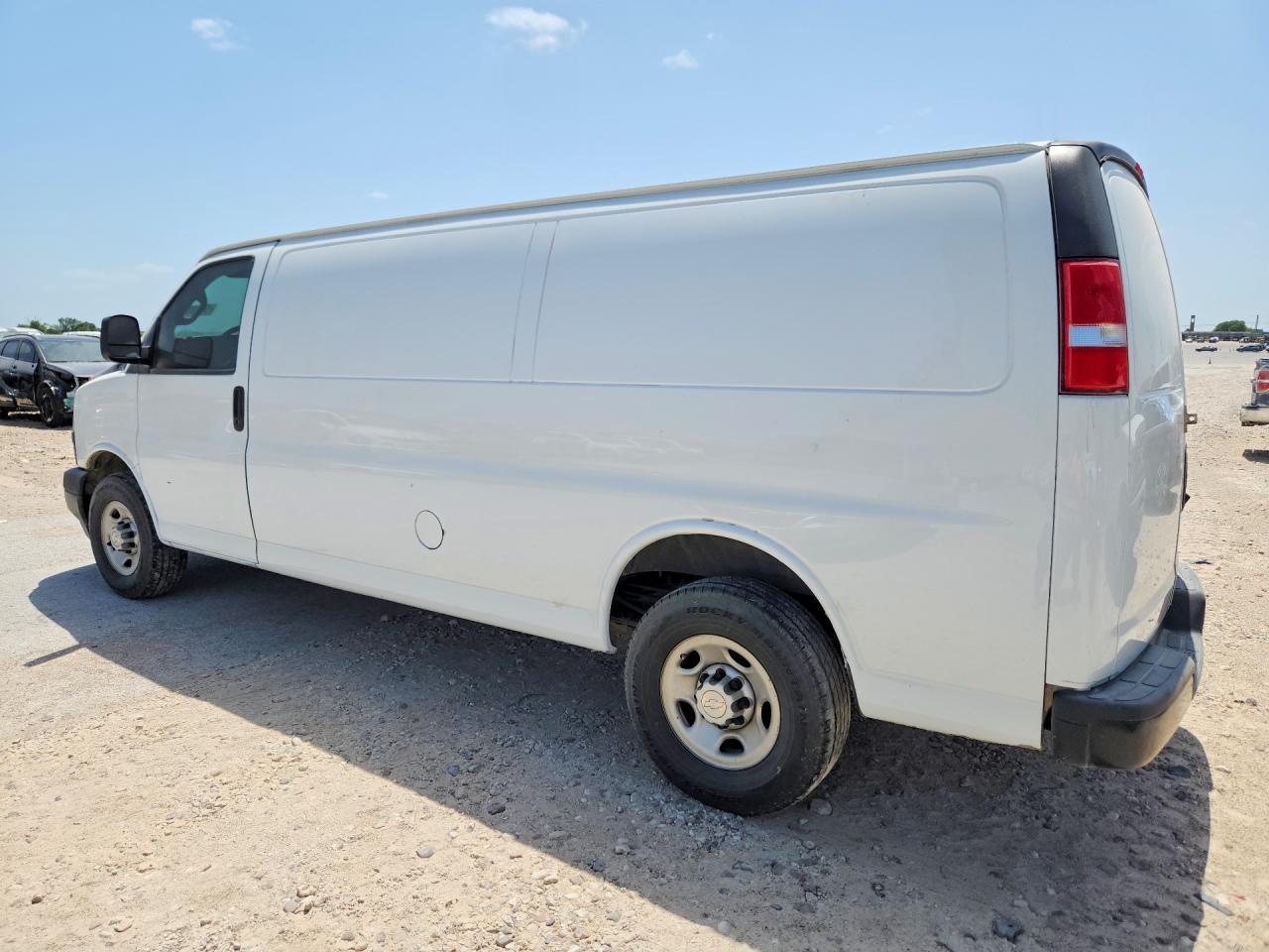 2019 Chevrolet Express G3500 - Фото 2