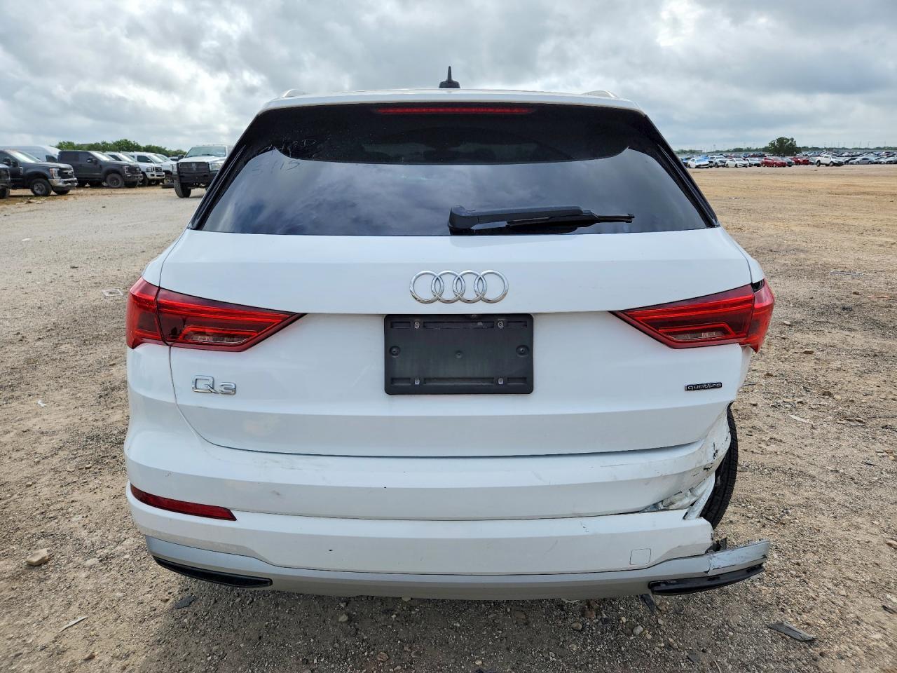2021 Audi Q3 Premium 40 - Фото 6