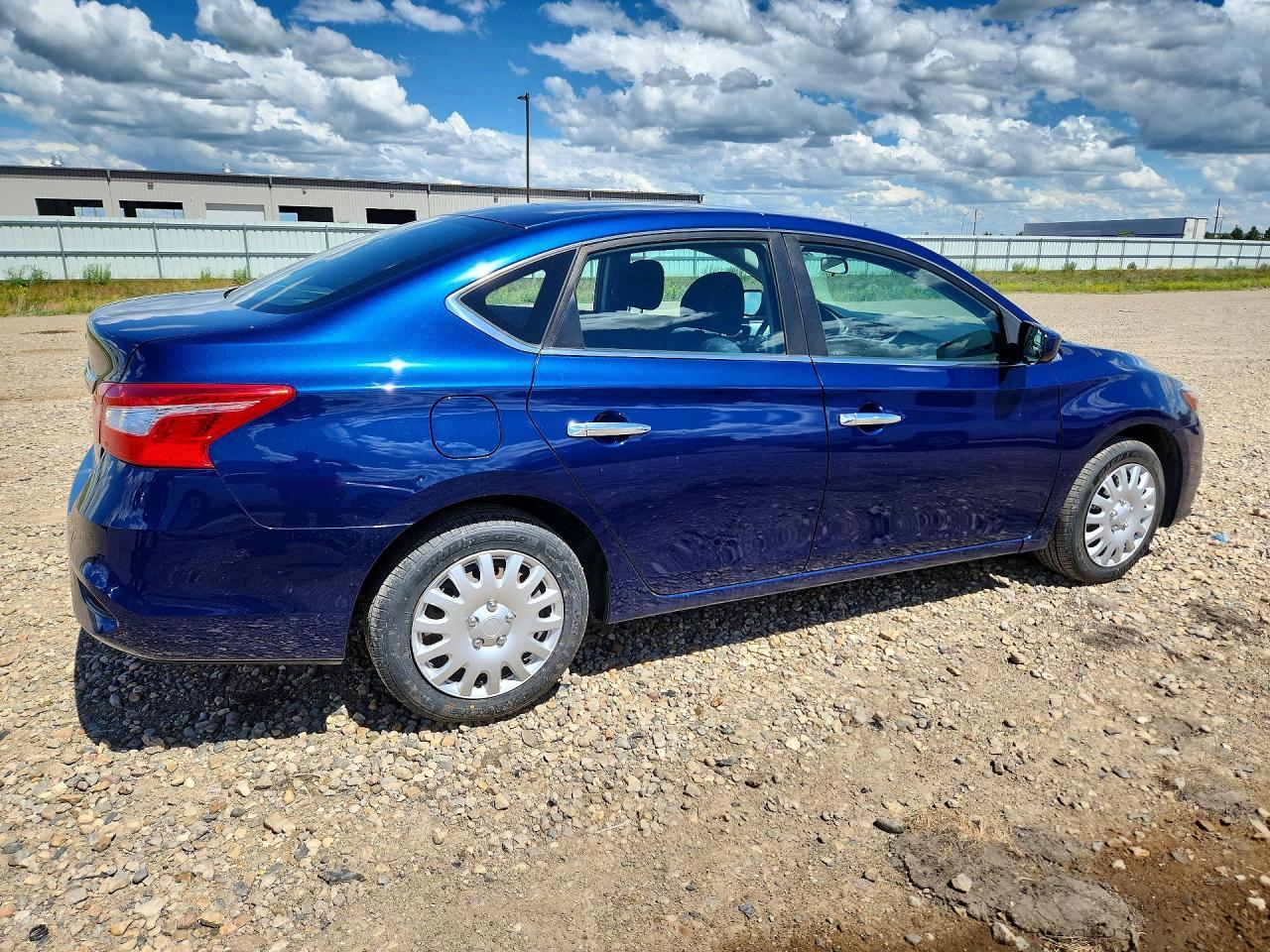 2017 Nissan Sentra S - Фото 3
