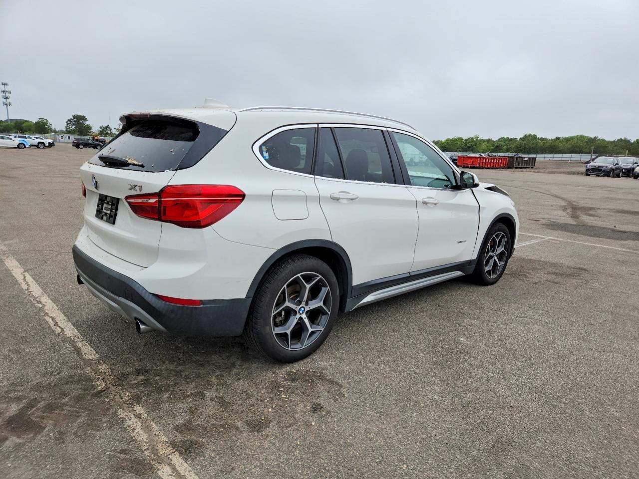 2016 BMW X1 xDrive28I - Фото 3